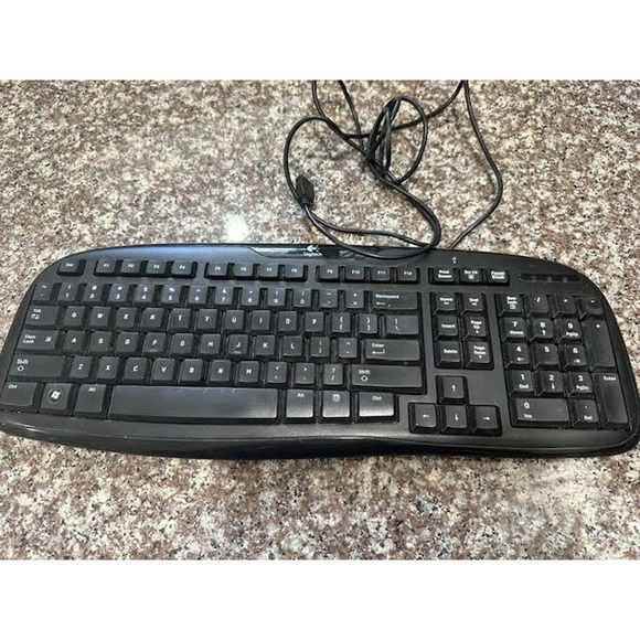 Logitech Classic 200 Wired Keyboard with Number pad - Picture 1 of 4